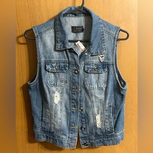 Ci Sono Sleeveless Distressed Denim Vest Women's Size Large New with Tags